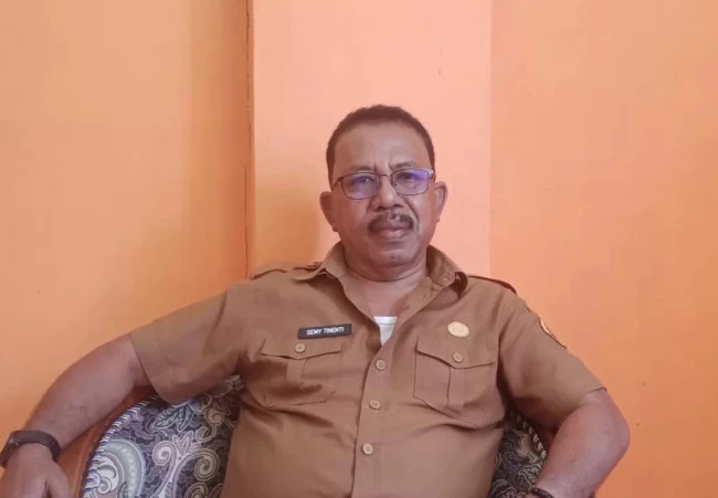 Kepala BKPSDM Kabupaten Kupang, Semmy Tinenti, dalam foto artikel HaluanTimur.